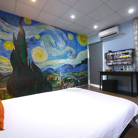 Luca Hotel Taichung Esterno foto